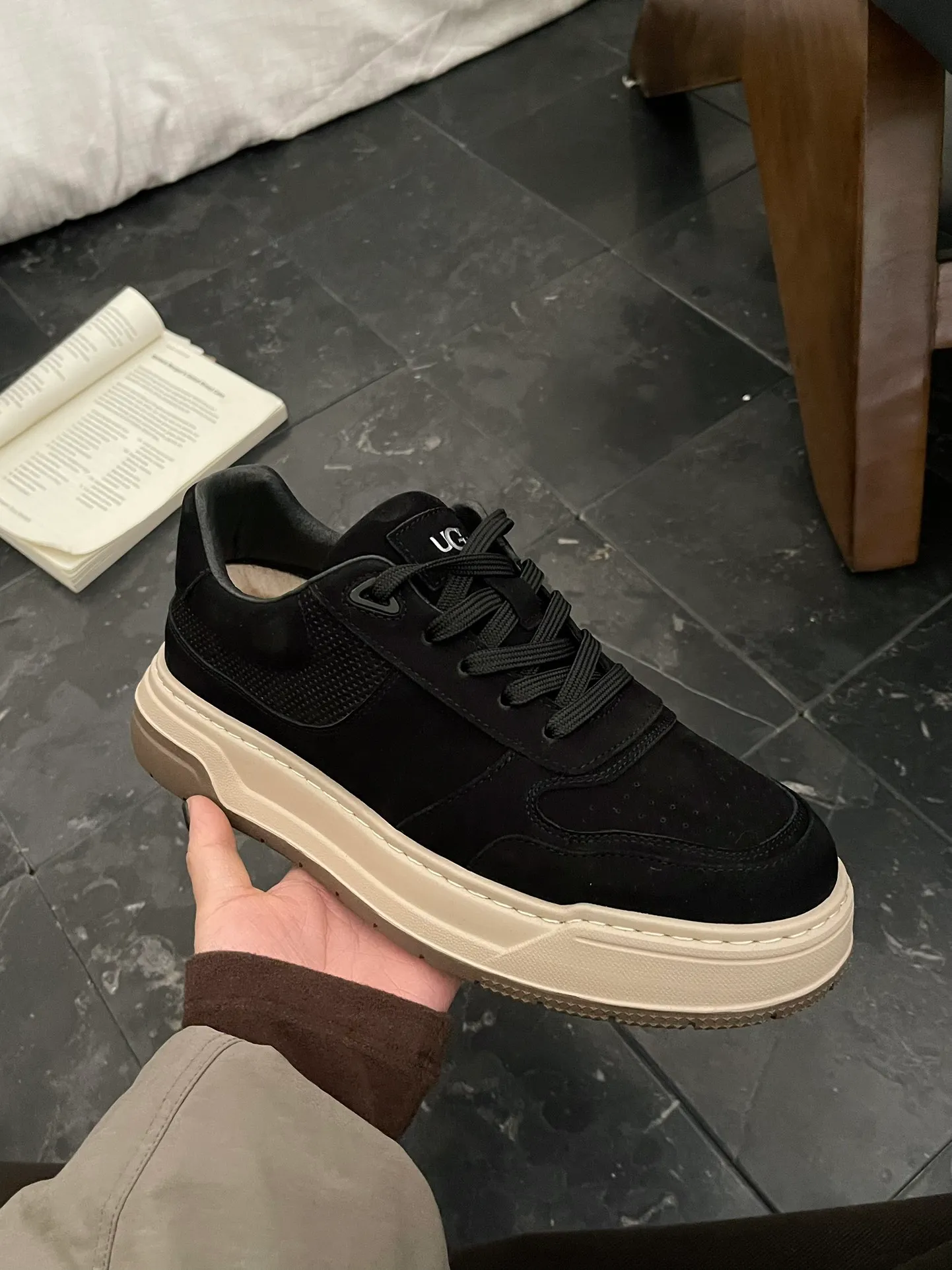 Men's men's shoes 💰600 𝐔𝐆𝐆 | Work sneakers Duicun, selected first-layer cow nubuck, simple, retro style, super good-looking, exclusive private model outsole, comfortable and good anti-slip effect, real wool lining, must be arranged for autumn and winter matching!   Size：39-46